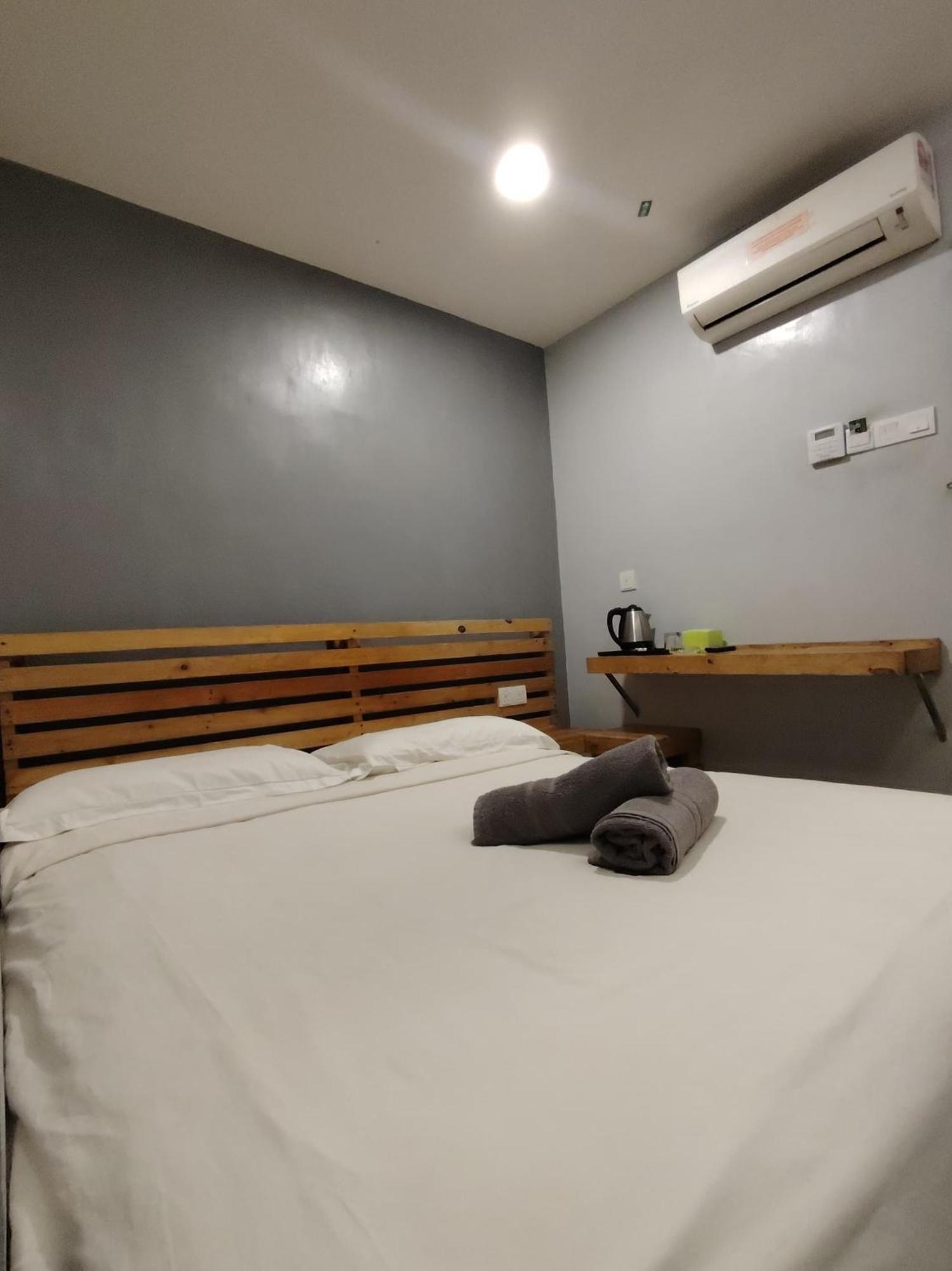 G9 Hotel