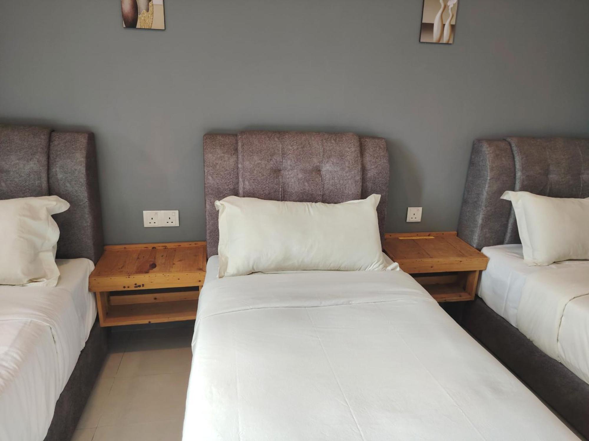 G9 Hotel