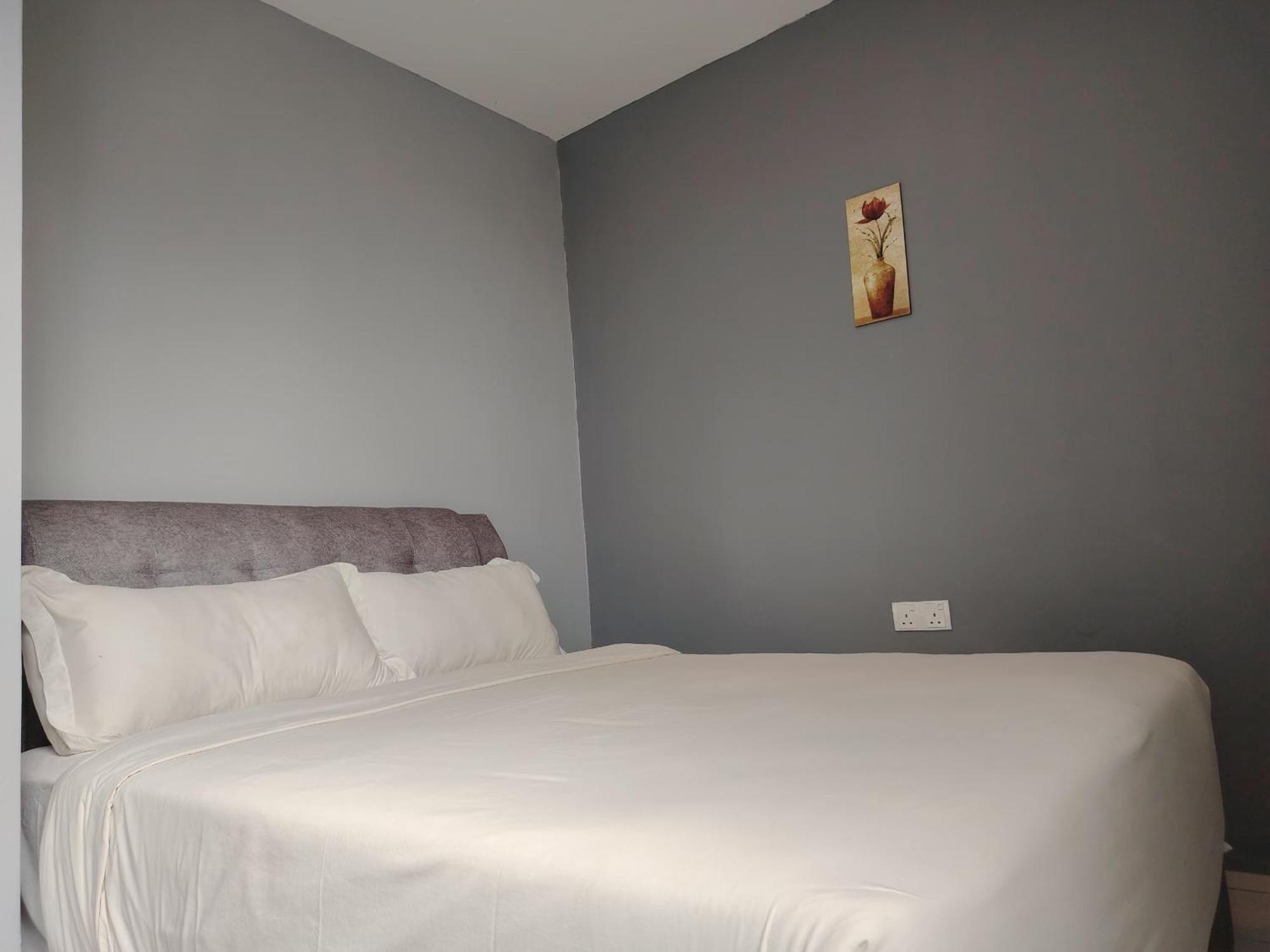 G9 Hotel